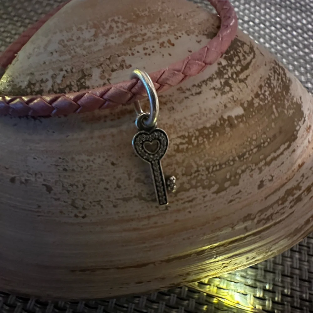 Pandora Leather Pink Bracelet with Key Charm - Picture 4 of 11
